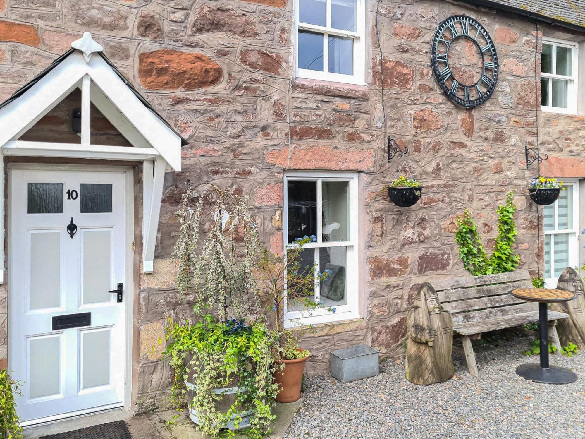 Alexander Courtyard Villa Inverness Kültér fotó